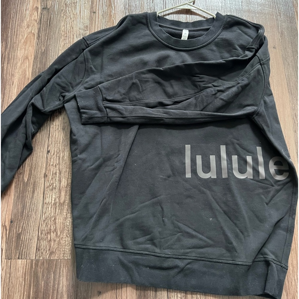 Black LULULEMON pull over sweatshirt